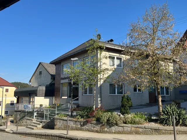 Haus kaufen in Braunau am Inn – 230 m², € 276.000