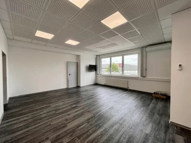 Gewerbeimmobilie mieten in Linz Land – 77 m², € 819 – Bild 2 von 5