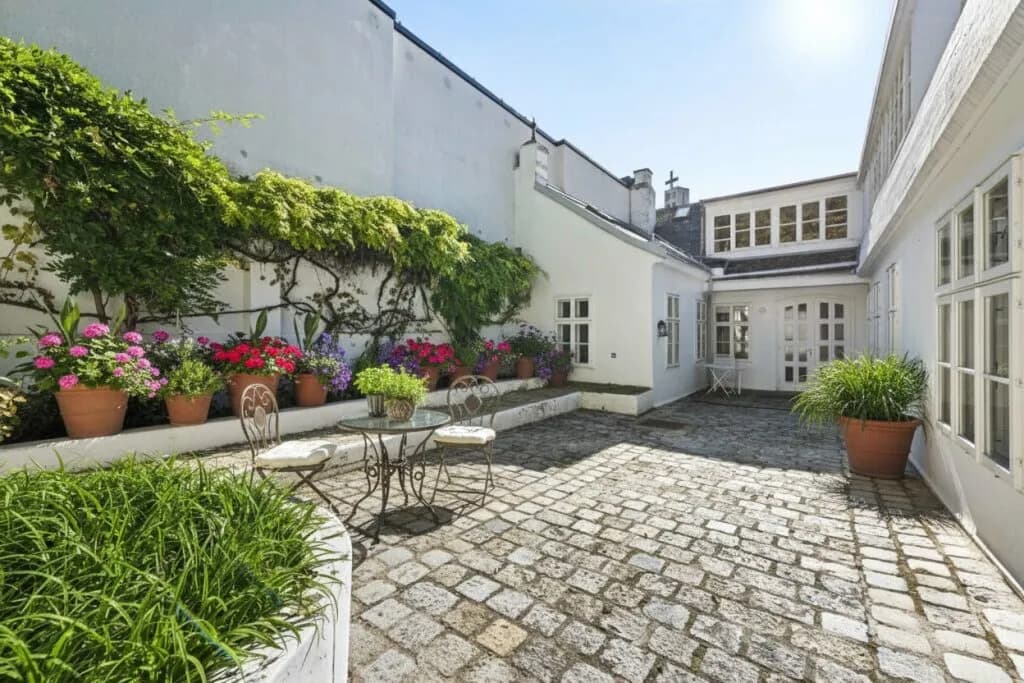 7-Zimmer-Haus kaufen in Wien – 200,69 m², € 2.700.000 – Bild 2 von 9