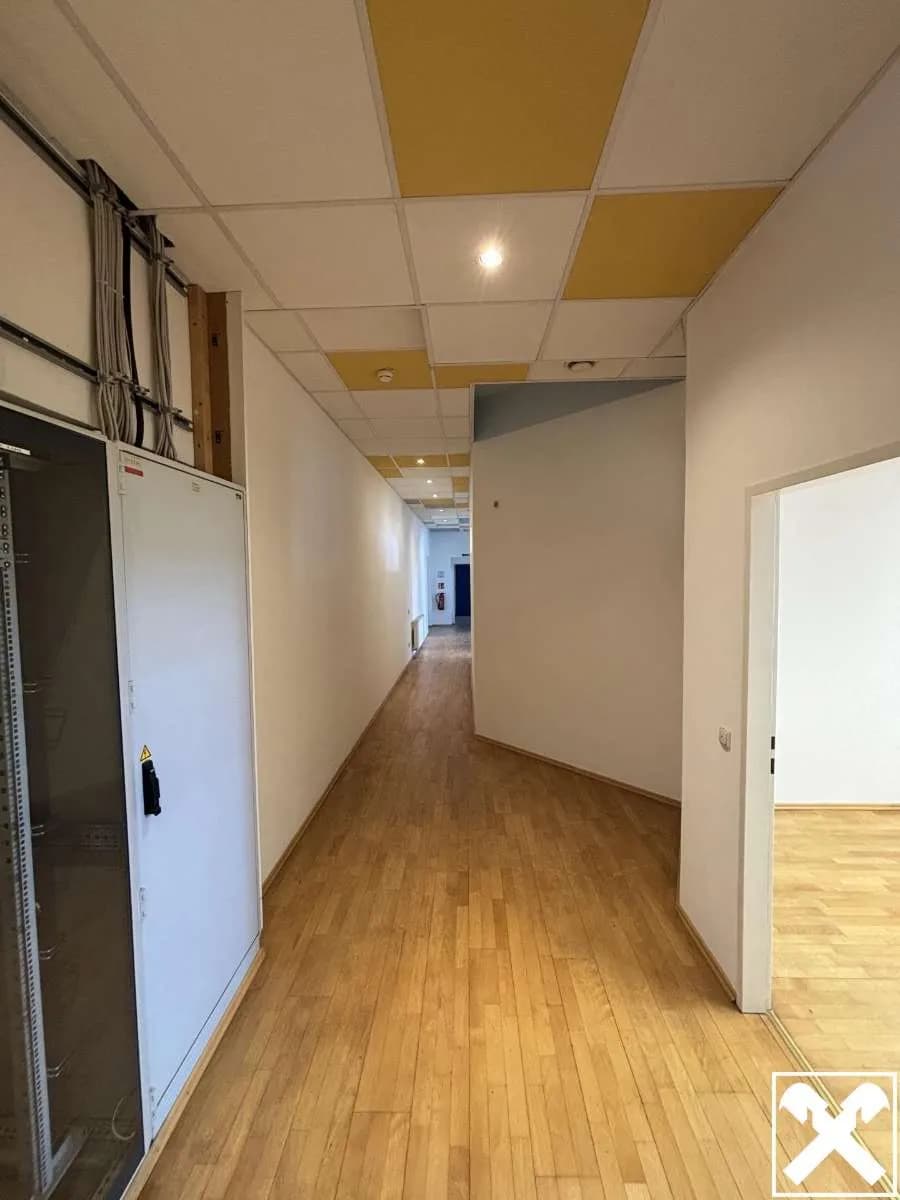 4-Zimmer-Gewerbeimmobilie mieten in Linz – 175 m², € 2.306 – Bild 6 von 12
