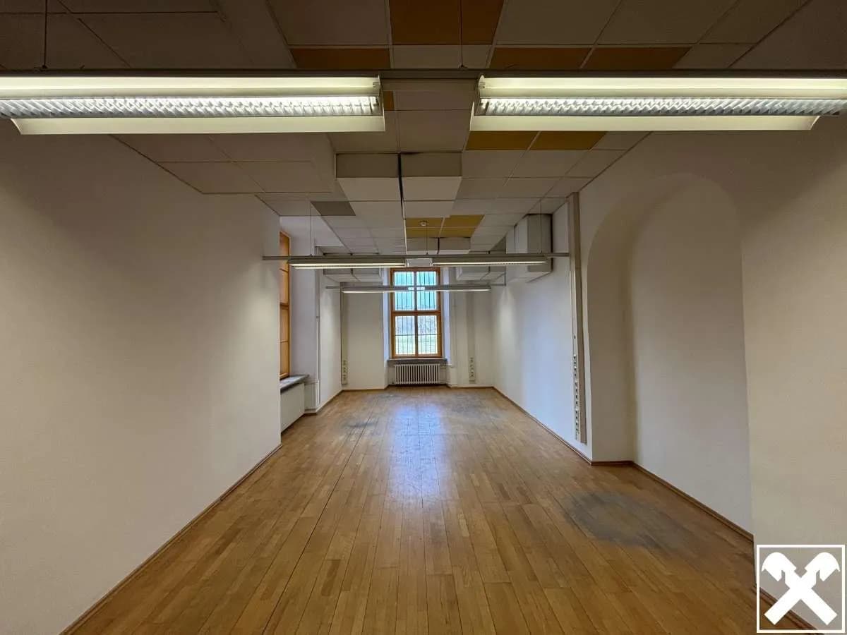 4-Zimmer-Gewerbeimmobilie mieten in Linz – 175 m², € 2.306 – Bild 7 von 12