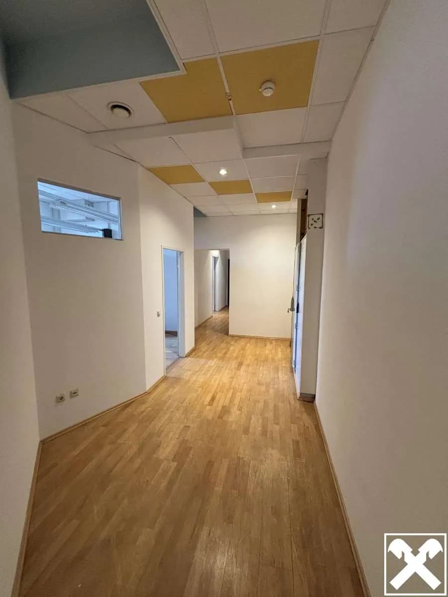 4-Zimmer-Gewerbeimmobilie mieten in Linz – 175 m², € 2.306 – Bild 9 von 12