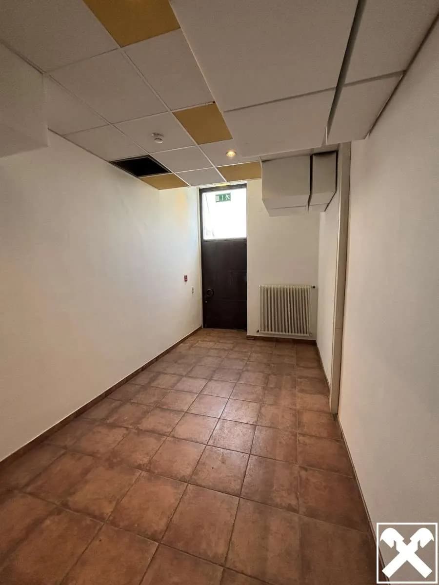 4-Zimmer-Gewerbeimmobilie mieten in Linz – 175 m², € 2.306 – Bild 10 von 12