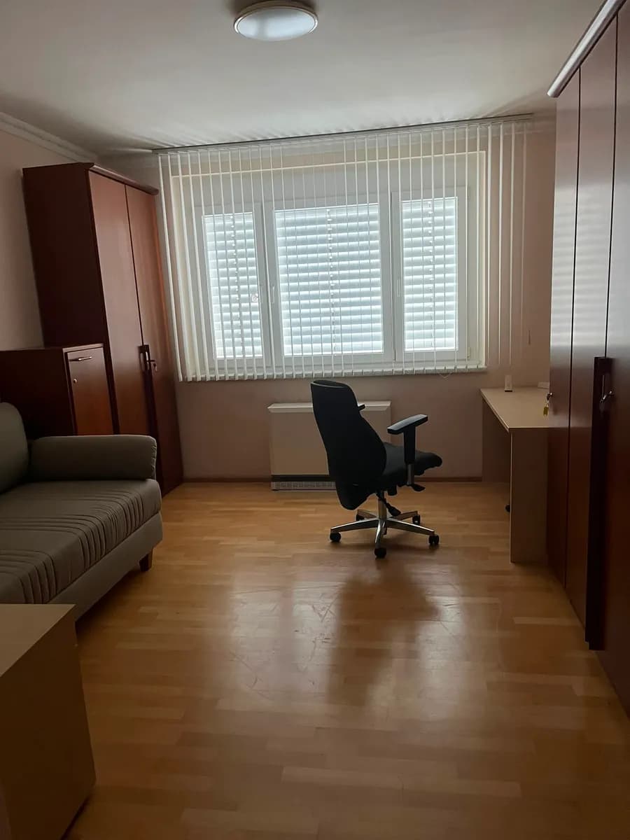 3-Zimmer-Wohnung mieten in Horn – 110 m², € 890 – Bild 2 von 7