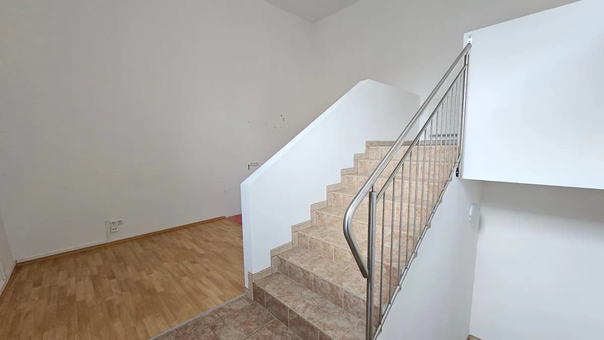 3-Zimmer-Gewerbeimmobilie mieten in Steyr – 97 m², € 809 – Bild 6 von 11