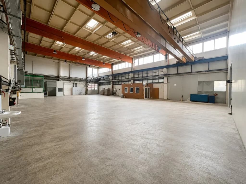 Gewerbeimmobilie mieten in Gmunden – 480 m², € 3.840
