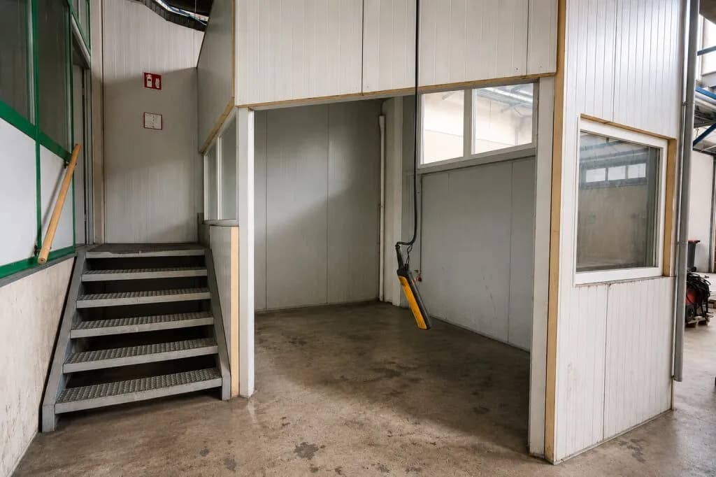 Gewerbeimmobilie mieten in Gmunden – 480 m², € 3.840 – Bild 4 von 9