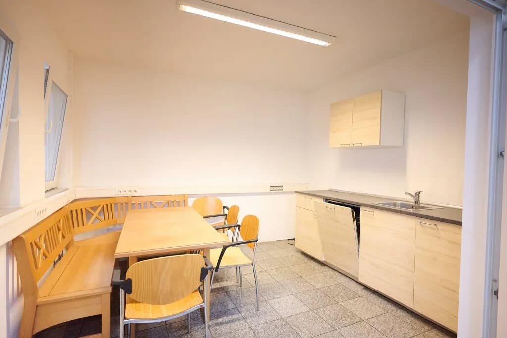 Gewerbeimmobilie mieten in Gmunden – 480 m², € 3.840 – Bild 6 von 9
