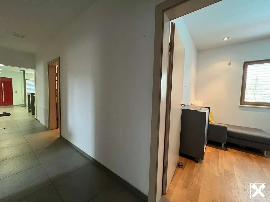 5-Zimmer-Gewerbeimmobilie mieten in Amstetten – 125 m², € 1.441 – Bild 8 von 26