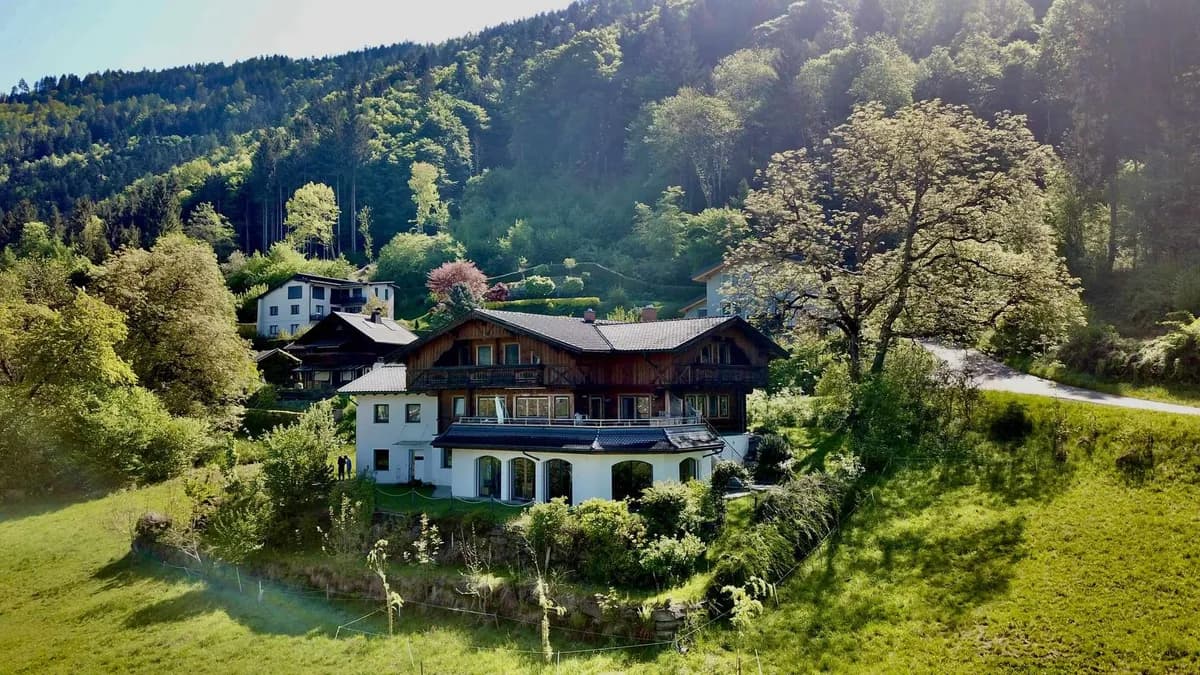 10-Zimmer-Haus kaufen in Feldkirchen – 420 m², € 1.950.000 – Bild 2 von 12