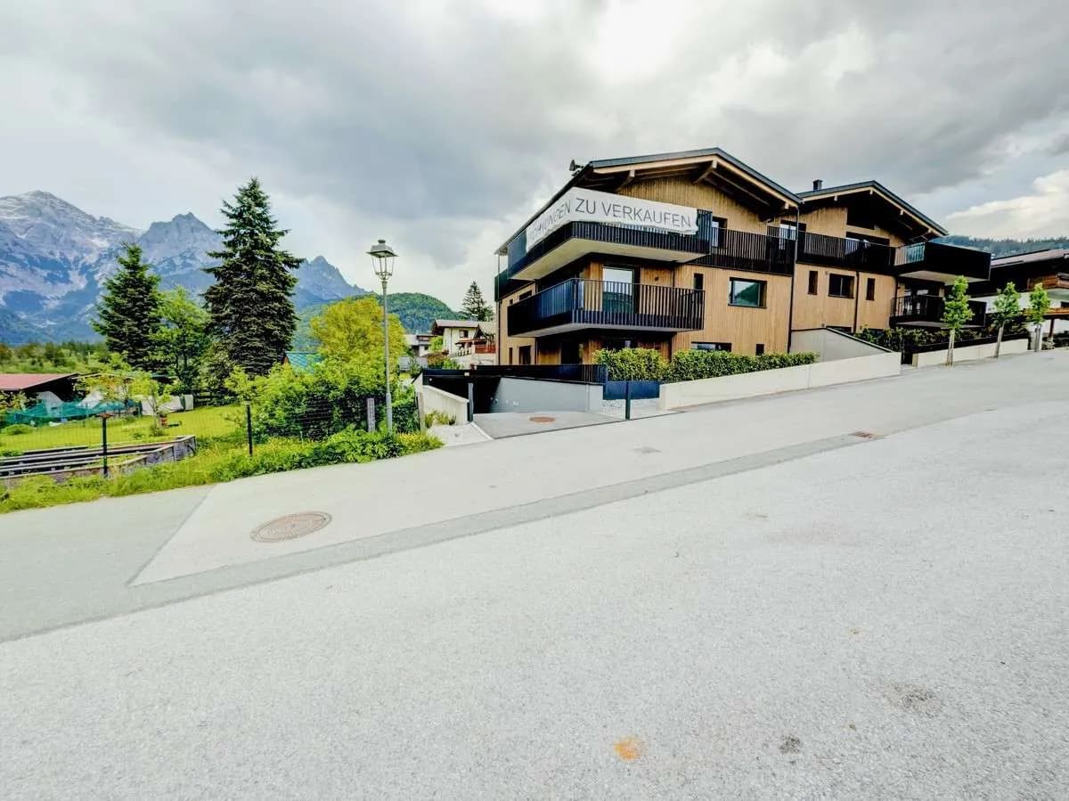 Haus kaufen in Kitzbühel – 673 m², € 6.788.000 – Bild 1 von 4