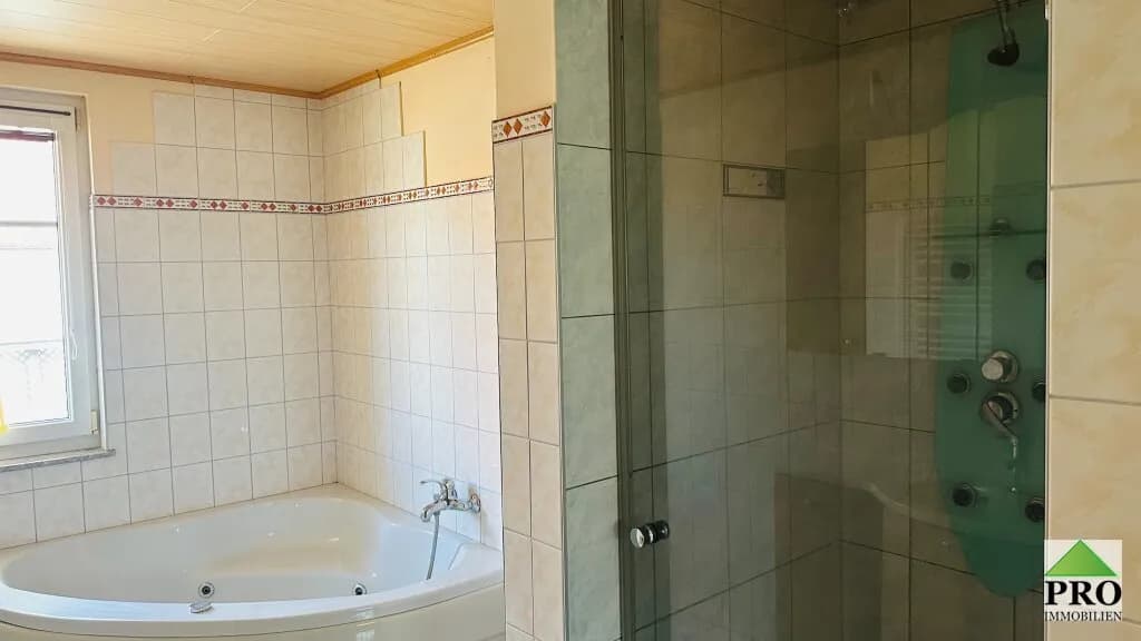 6-Zimmer-Immobilie kaufen in Horn – 301 m², € 219.000 – Bild 11 von 28