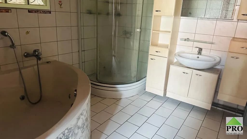 6-Zimmer-Immobilie kaufen in Horn – 301 m², € 219.000 – Bild 27 von 28