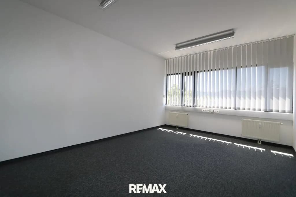 13-Zimmer-Gewerbeimmobilie mieten in Wels – 476 m², € 7.132 – Bild 3 von 11