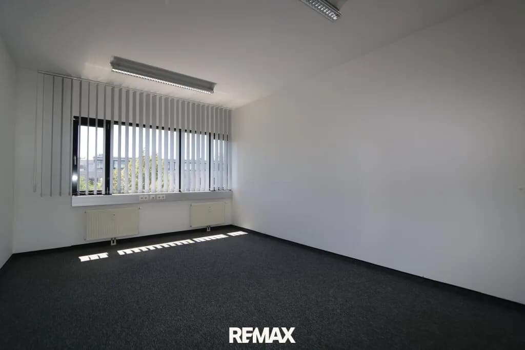 13-Zimmer-Gewerbeimmobilie mieten in Wels – 476 m², € 7.132 – Bild 4 von 11