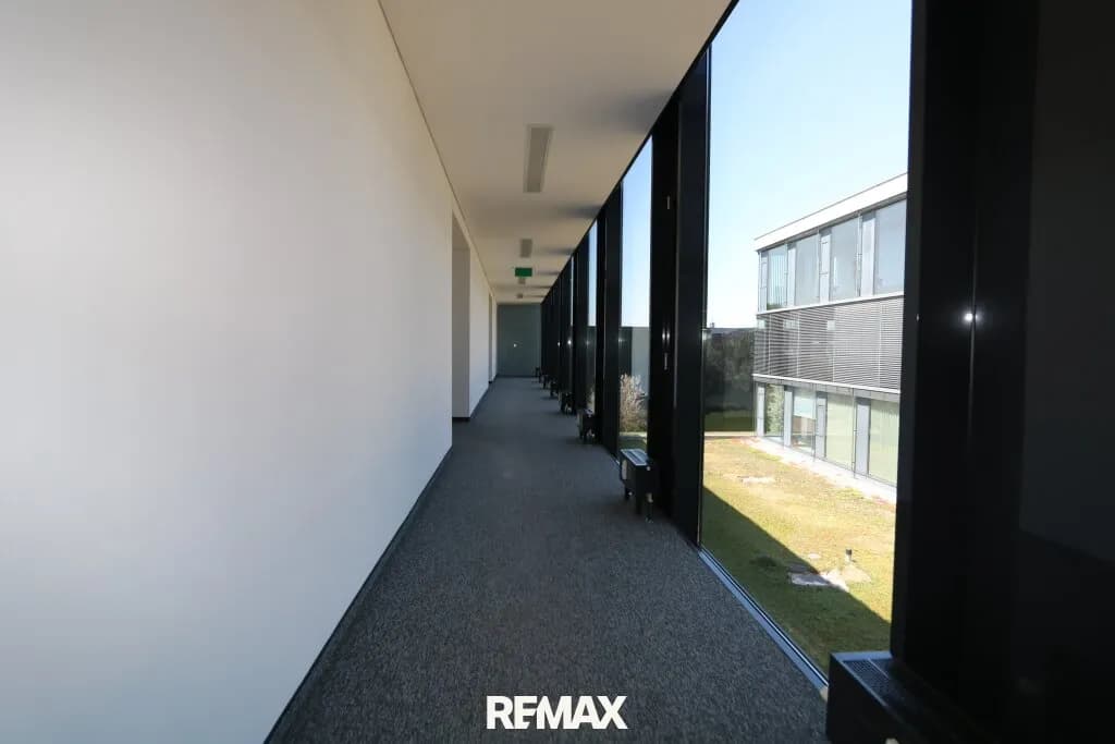 13-Zimmer-Gewerbeimmobilie mieten in Wels – 476 m², € 7.132 – Bild 5 von 11