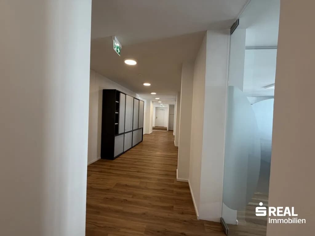Gewerbeimmobilie mieten in Linz – 243 m², € 3.750 – Bild 7 von 16