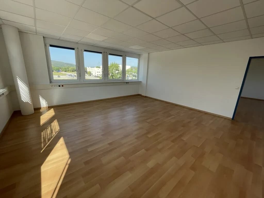 1-Zimmer-Gewerbeimmobilie mieten in Baden – 41 m², € 534 – Bild 4 von 9