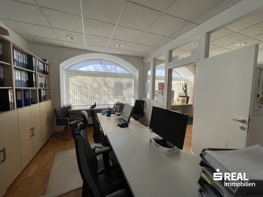 Gewerbeimmobilie mieten in Kitzbühel – 98 m², € 1.180
