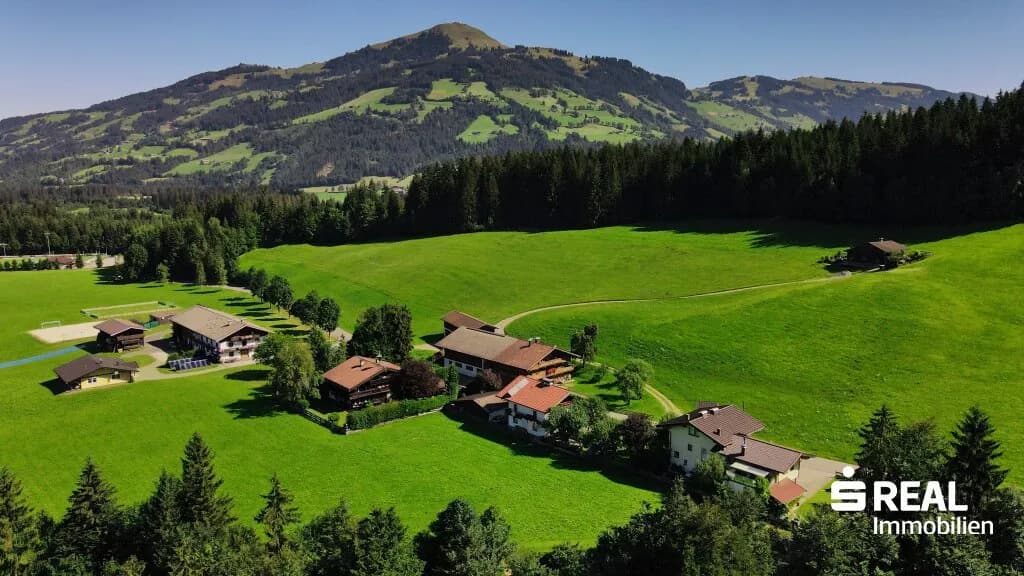 Grundstück kaufen in Kitzbühel – 1 835 m²