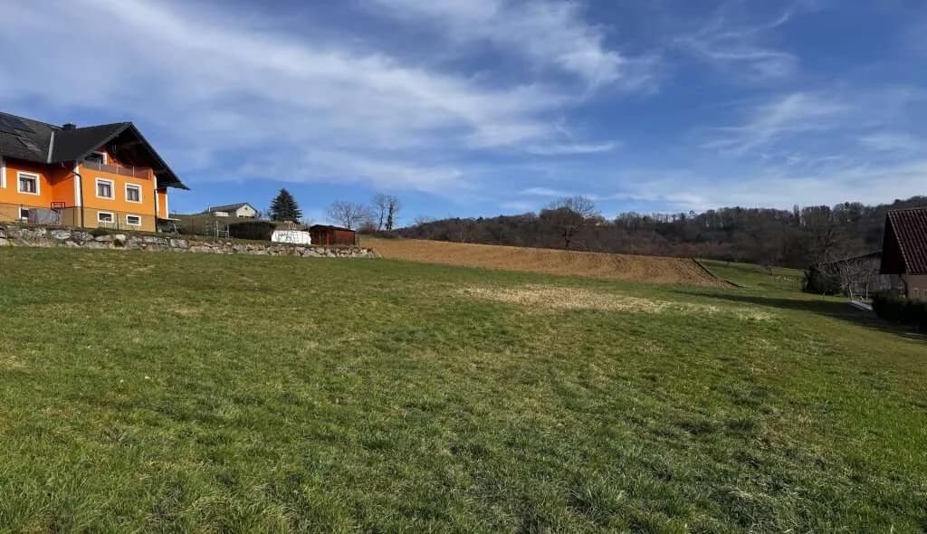 Grundstück kaufen in Leibnitz – 1 537 m², € 107.000