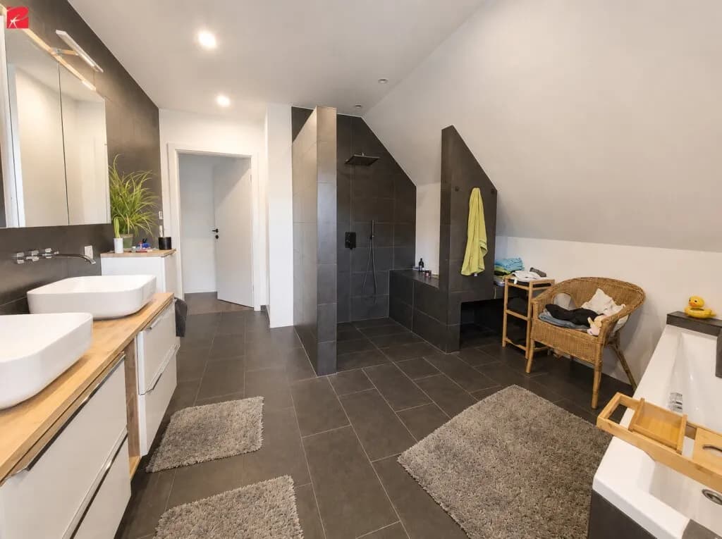 6-Zimmer-Haus kaufen in Weiz – 257 m², € 399.999 – Bild 3 von 8