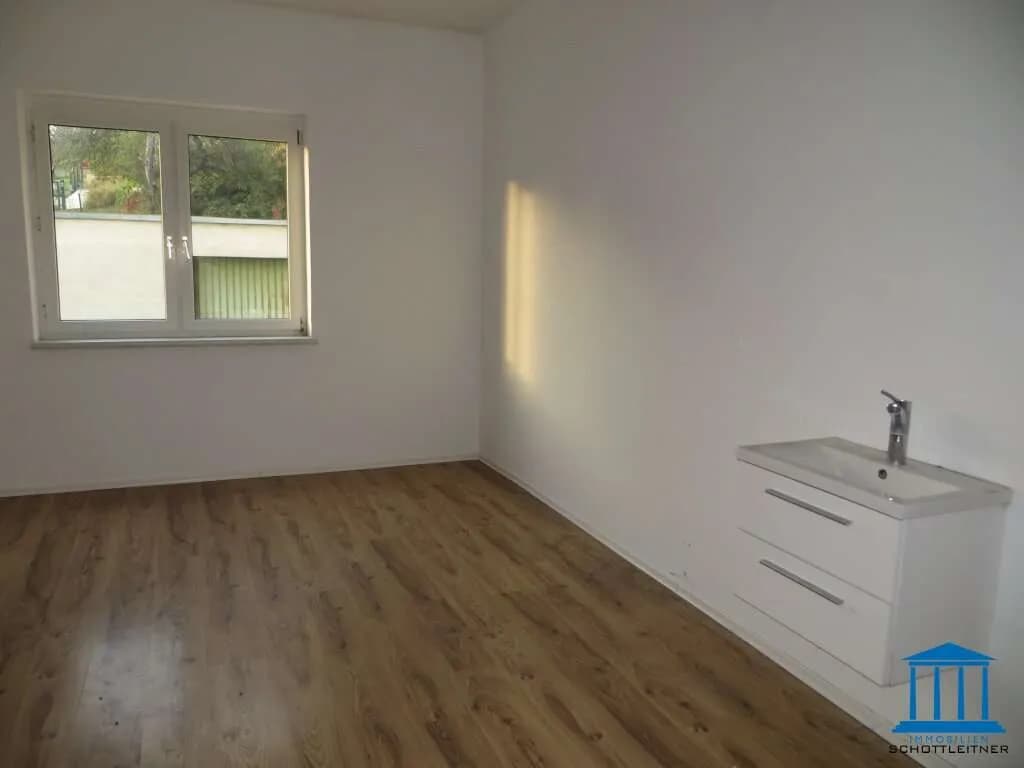 2-Zimmer-Gewerbeimmobilie mieten in Neunkirchen – 70 m², € 441 – Bild 8 von 8