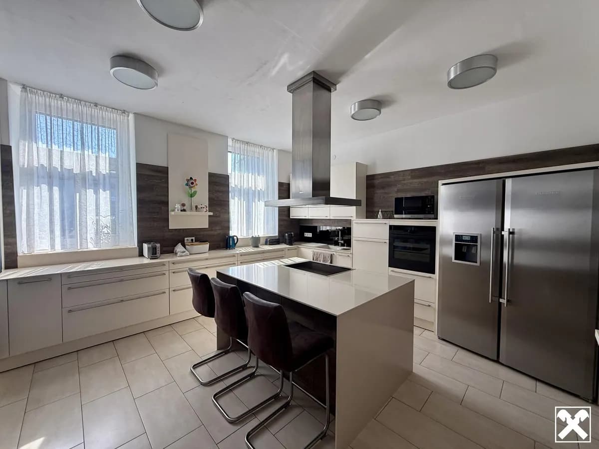 8-Zimmer-Haus kaufen in Hollabrunn – 201 m², € 649.000