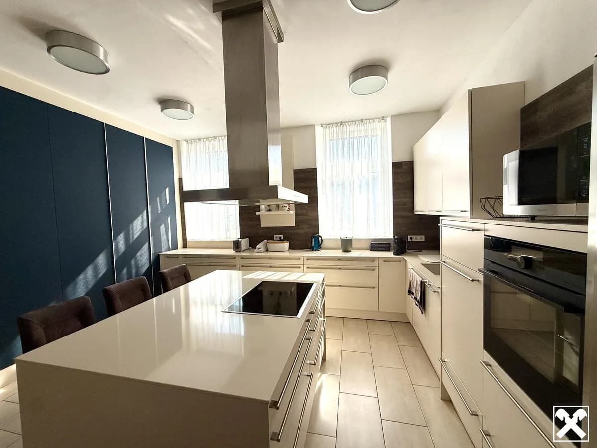 8-Zimmer-Haus kaufen in Hollabrunn – 201 m², € 649.000 – Bild 2 von 23