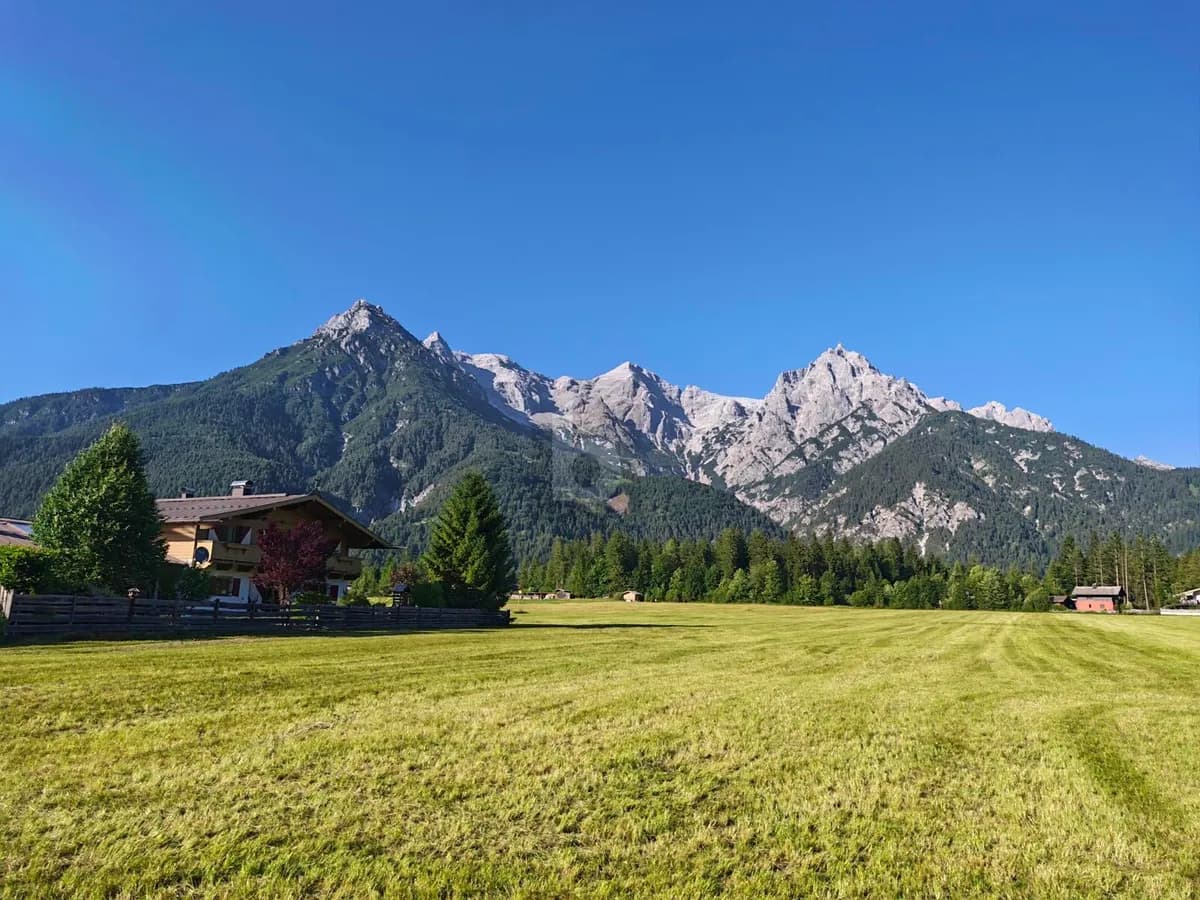 Grundstück kaufen in Kitzbühel – 681 m² – Bild 1 von 6