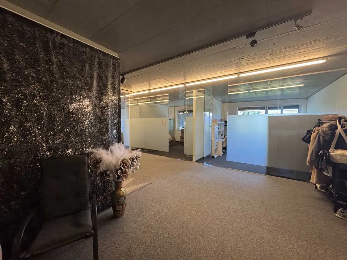 Gewerbeimmobilie mieten in Wien – 244 m², € 15 – Bild 2 von 18
