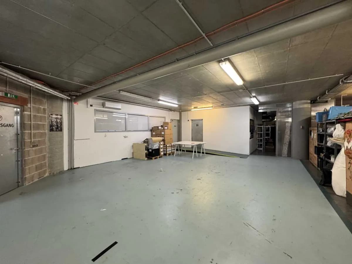 Gewerbeimmobilie mieten in Wien – 244 m², € 15 – Bild 8 von 18