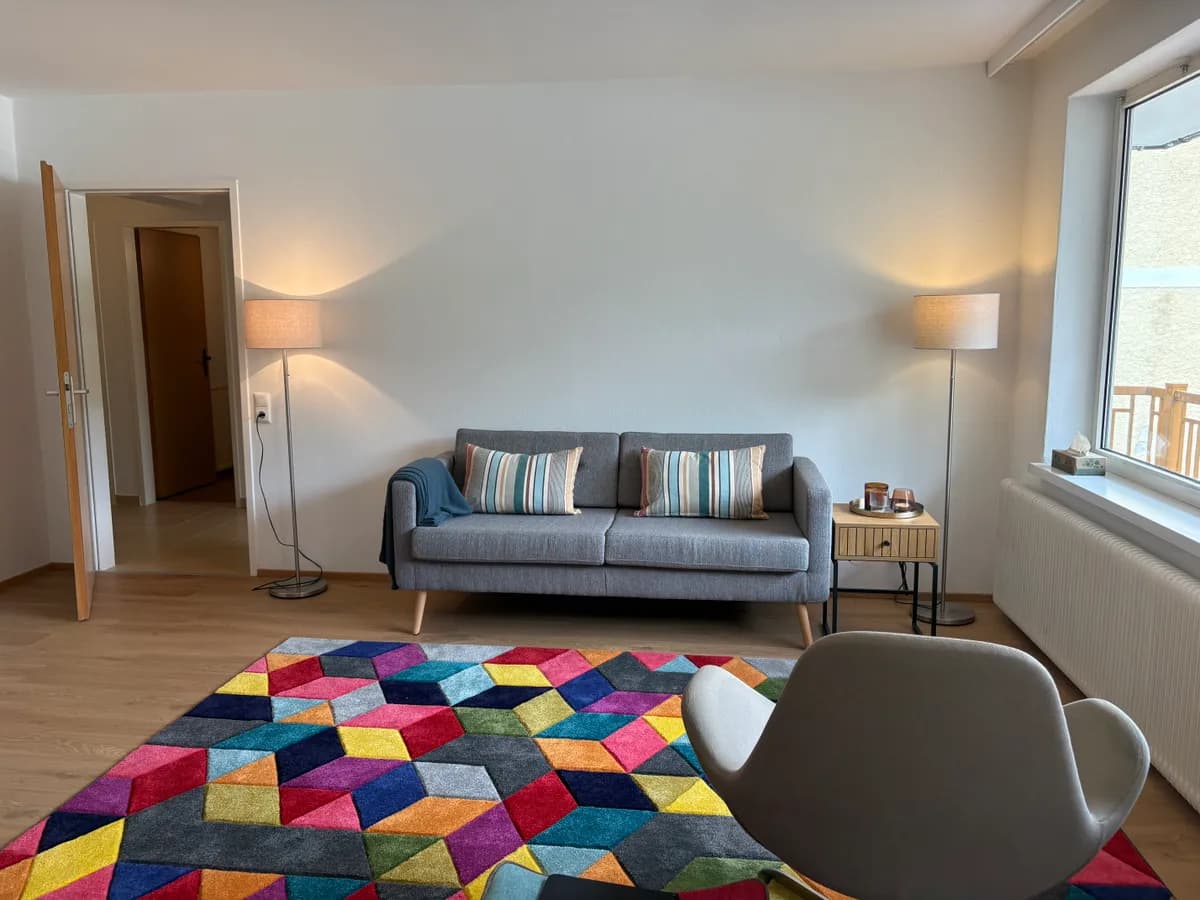 2-Zimmer-Wohnung mieten in Gmunden – 63 m², € 930 – Bild 1 von 11