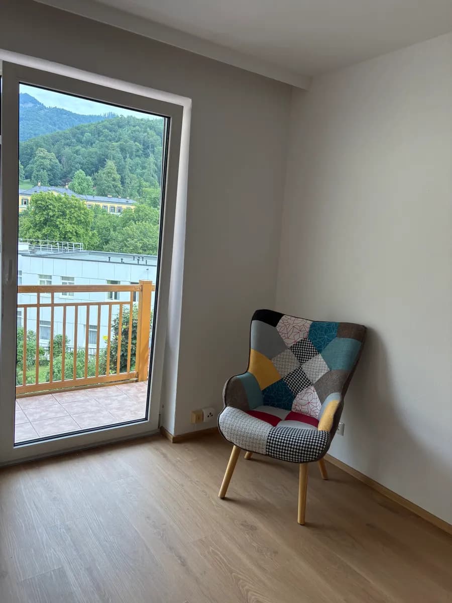2-Zimmer-Wohnung mieten in Gmunden – 63 m², € 930 – Bild 2 von 11