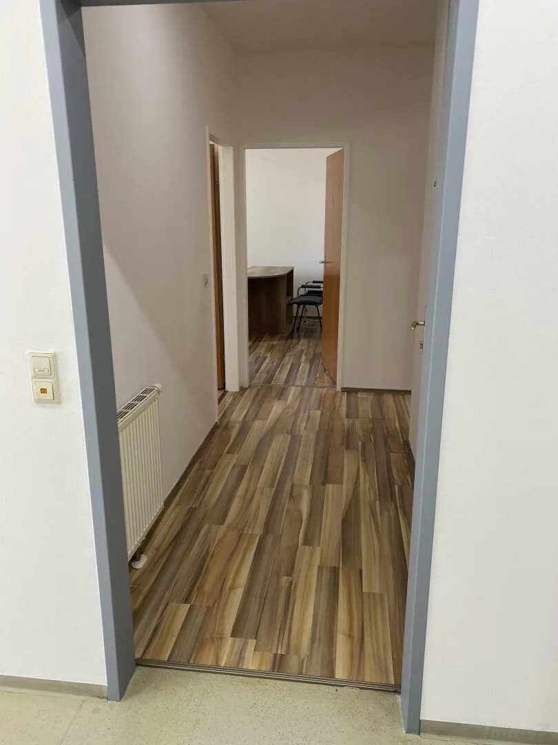 4-Zimmer-Gewerbeimmobilie mieten in Graz – 75 m², € 800 – Bild 1 von 19