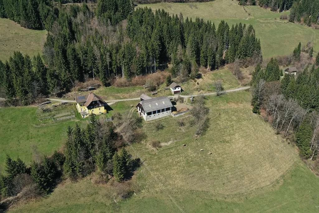 Grundstück kaufen in Feldkirchen – 270 000 m²