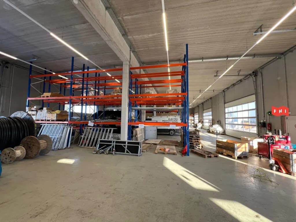 Gewerbeimmobilie mieten in Urfahr-Umgebung – 1 090 m², € 15.000 – Bild 4 von 11