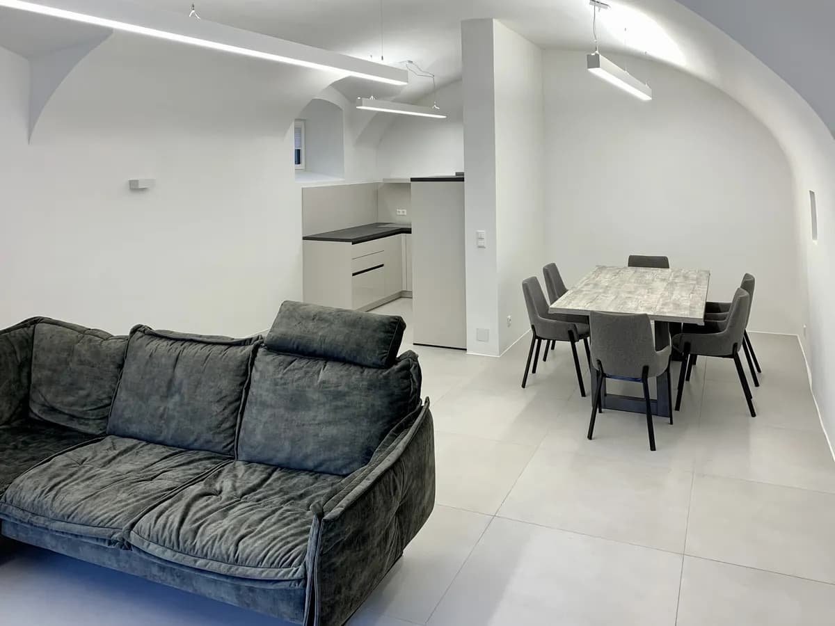 2-Zimmer-Wohnung mieten in Steyr – 77 m², € 939 – Bild 6 von 11