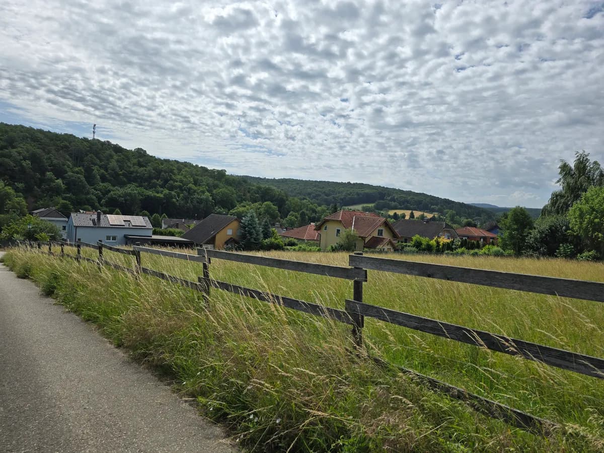 Grundstück kaufen in Tulln – 1 468 m², € 230.000
