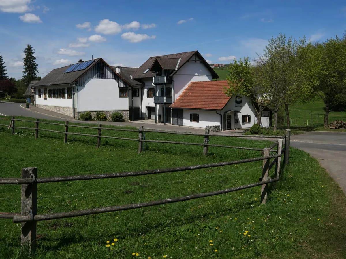 10-Zimmer-Haus kaufen in Jennersdorf – 490 m², € 315.000 – Bild 2 von 15