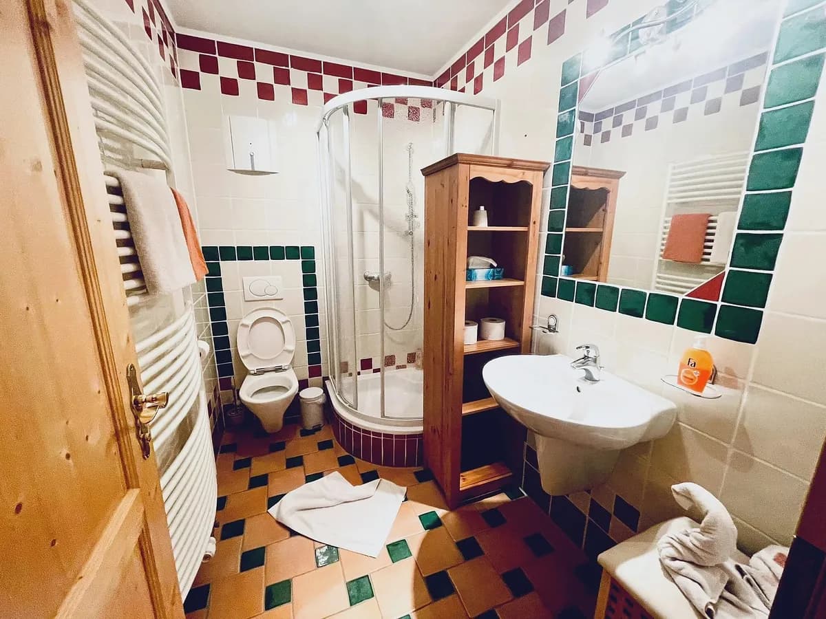 10-Zimmer-Haus kaufen in Jennersdorf – 490 m², € 315.000 – Bild 14 von 15