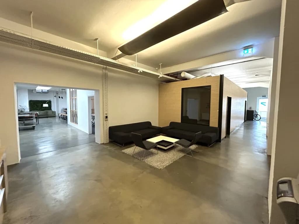 14-Zimmer-Gewerbeimmobilie mieten in Wien – 400 m², € 5.302 – Bild 2 von 17