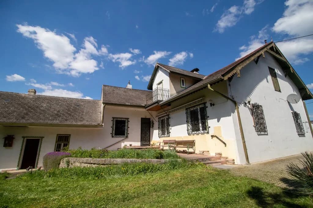 6-Zimmer-Haus kaufen in Mistelbach – 220 m², € 219.000