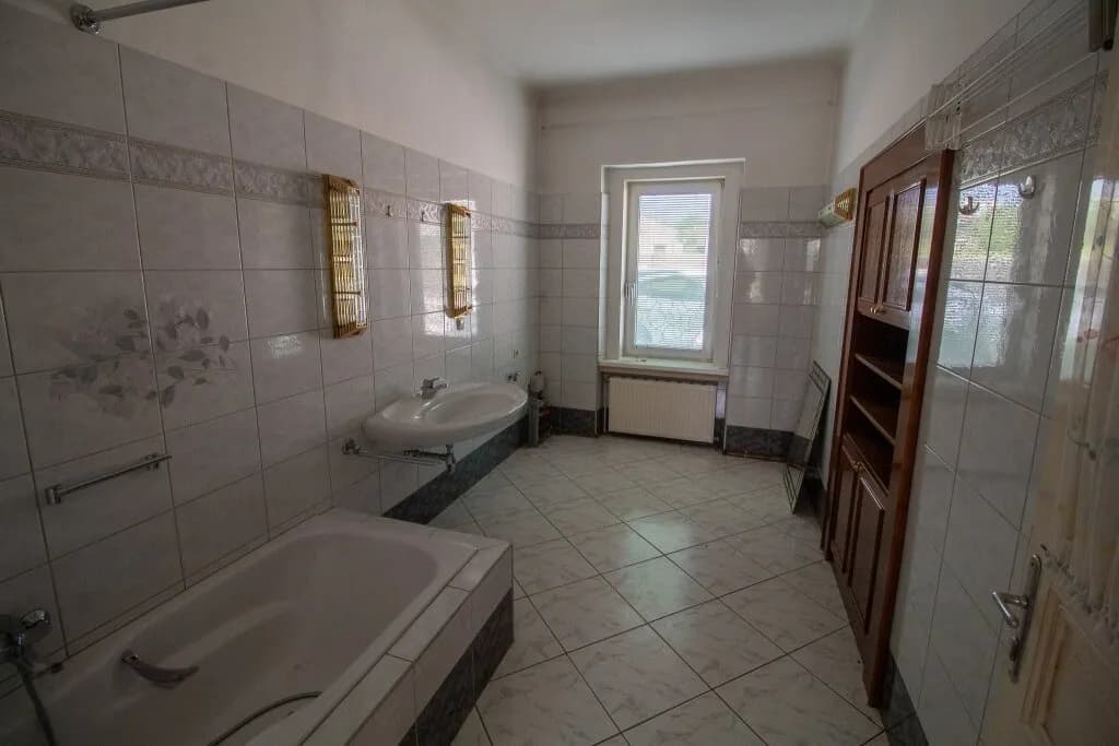 6-Zimmer-Haus kaufen in Mistelbach – 220 m², € 219.000 – Bild 14 von 26