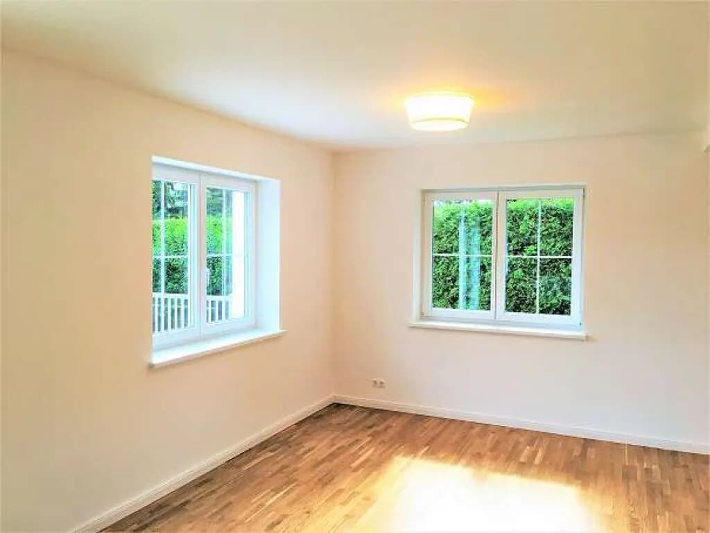 8-Zimmer-Gewerbeimmobilie mieten in Baden – 220 m², € 2.915 – Bild 8 von 47