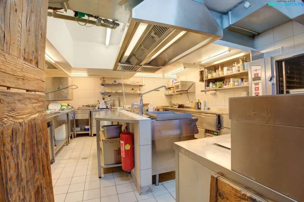 9-Zimmer-Gewerbeimmobilie kaufen in Wien – 561 m², € 3.000.000 – Bild 11 von 39