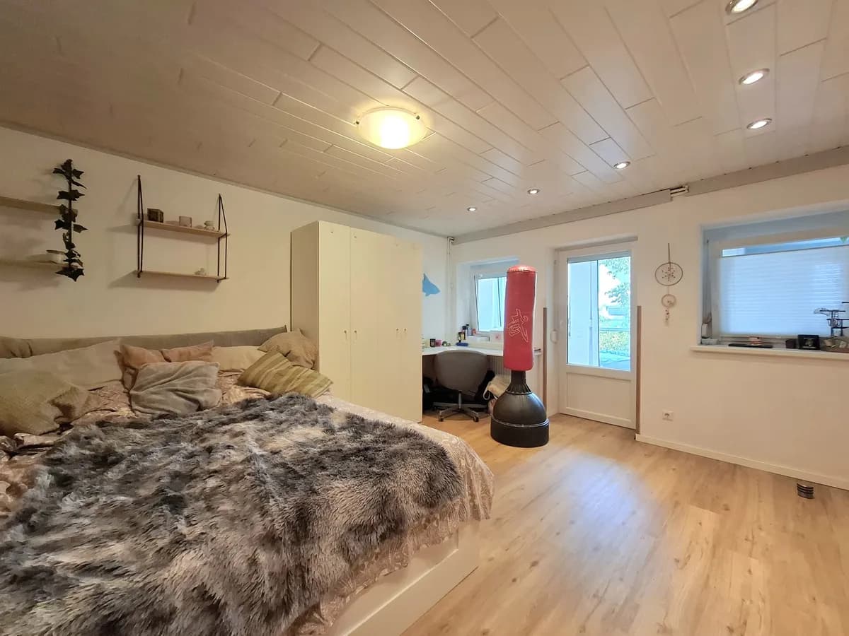 5-Zimmer-Haus kaufen in Neunkirchen – 220 m², € 498.000 – Bild 37 von 43