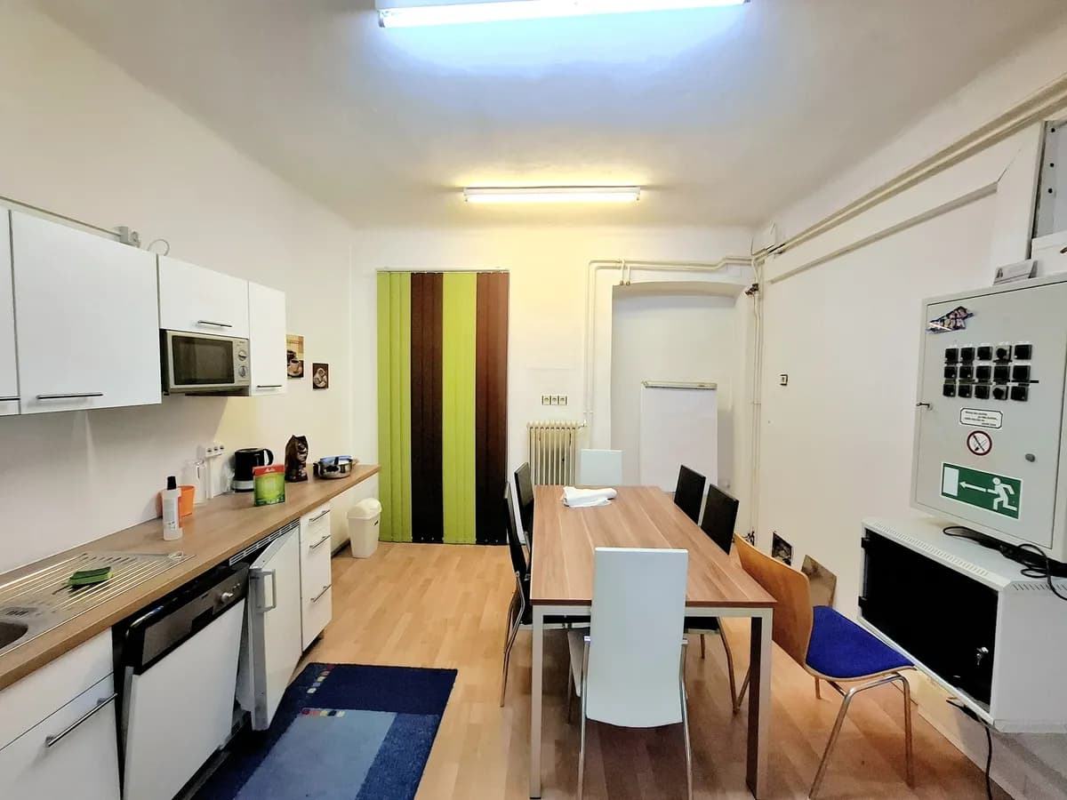 4-Zimmer-Gewerbeimmobilie mieten in Mödling – 100 m², € 1.881 – Bild 13 von 14