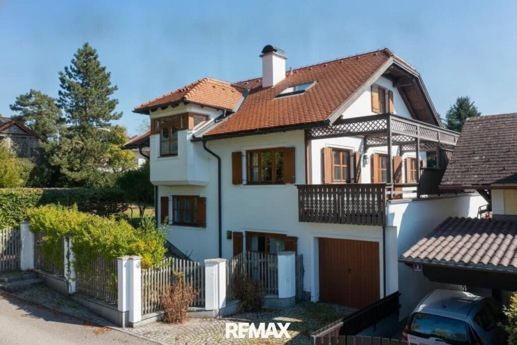 9-Zimmer-Haus mieten in Vöcklabruck – 210 m², € 2.920 – Bild 2 von 21