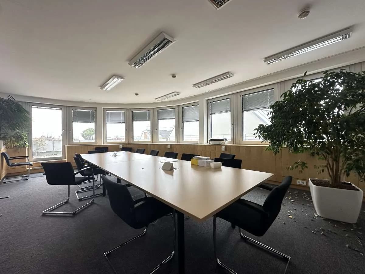 Gewerbeimmobilie mieten in Wien – 1 956 m², € 15 – Bild 2 von 26